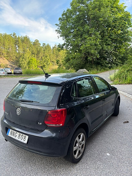 Volkswagen Polo 2 of 5