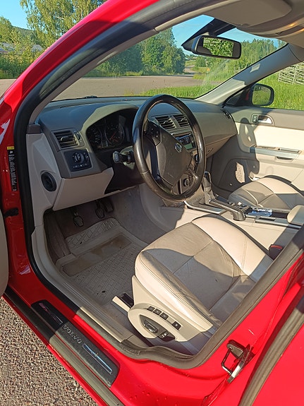 Volvo V50 2 of 5