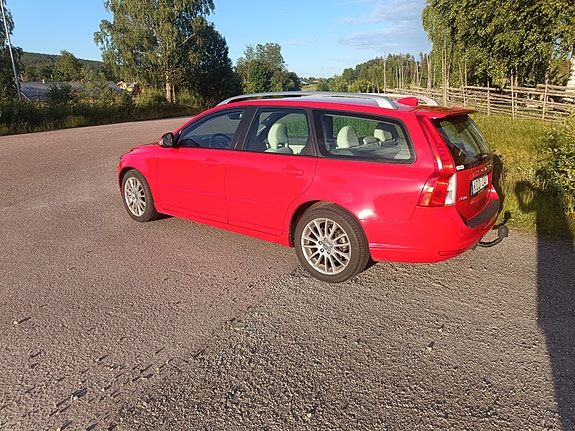 Volvo V50 4 of 5