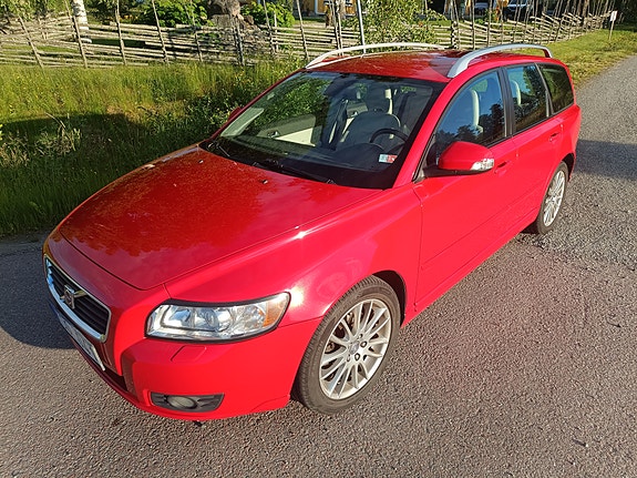 Volvo V50 3 of 5
