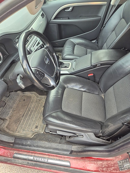 Volvo V70 5 of 5