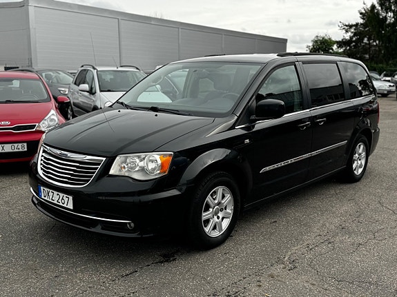 Chrysler Town & Country 6 of 30