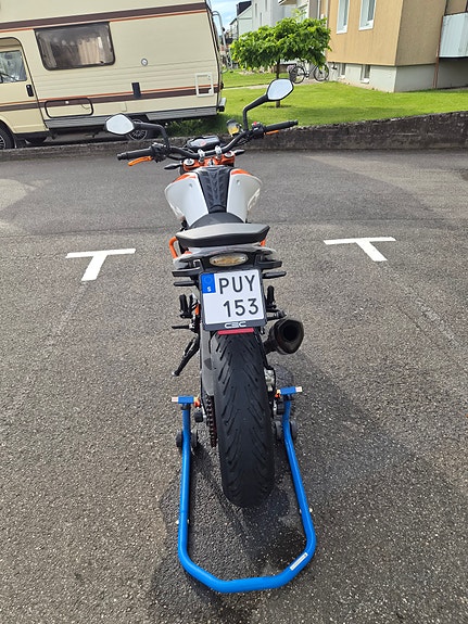 KTM Duke 690R A2 5 of 5