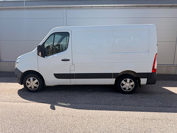 Nissan NV400 2 of 5