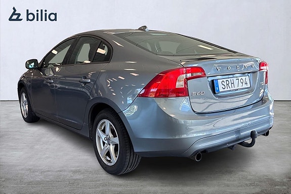 Volvo S60 2 of 5