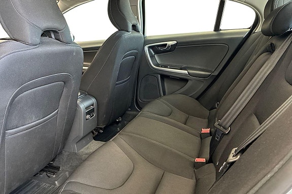 Volvo S60 13 of 21