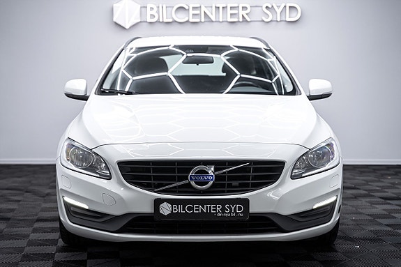 Volvo V60 3 of 5