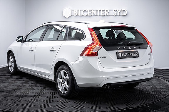 Volvo V60 11 of 27