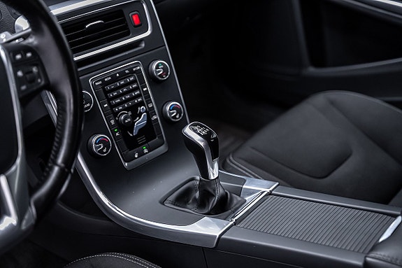 Volvo V60 16 of 27