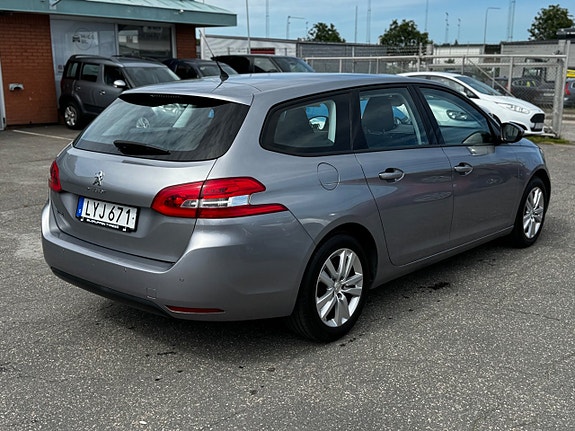 Peugeot 308 SW 11 of 30
