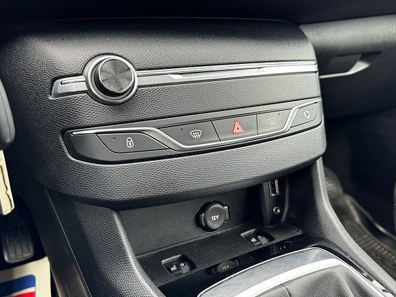 Peugeot 308 SW 29 of 30