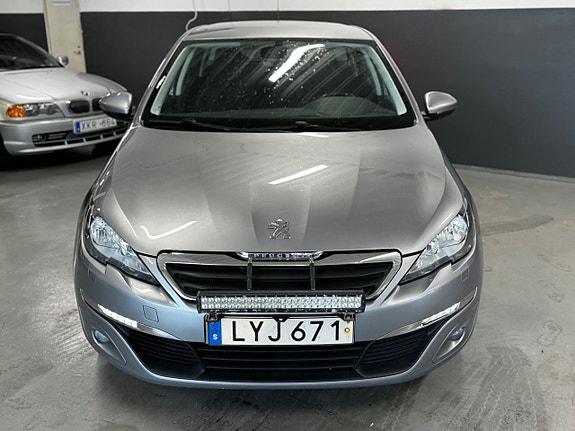 Peugeot 308 SW 2 of 30