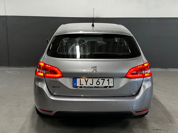 Peugeot 308 SW 3 of 30