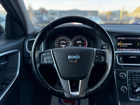Volvo V60 16 of 23