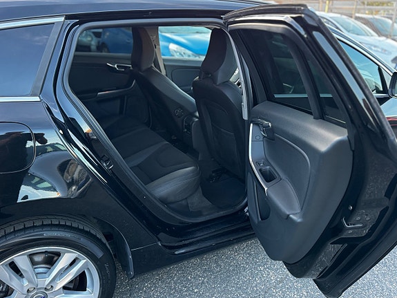 Volvo V60 12 of 23