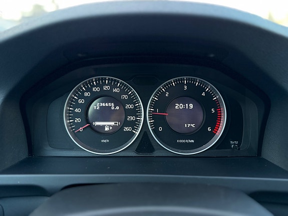 Volvo V60 17 of 23