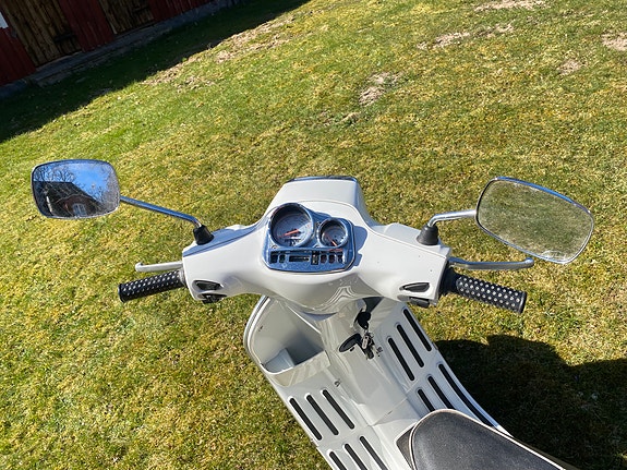 Vespa S50 4 of 5