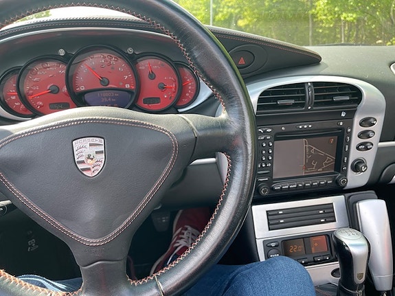 Porsche 911 Carrera 5 of 5