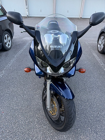 Suzuki GSF1200S Bandit 8 of 10