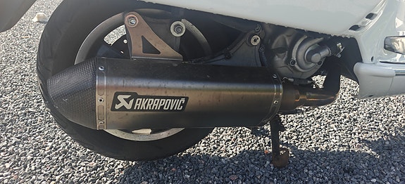 Piaggio Vespa GTS 300 2018 Akrapovic 5 of 5