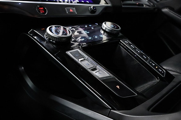 Jaguar I-PACE 19 of 30