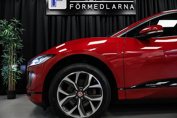 Jaguar I-PACE 4 of 5