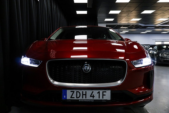 Jaguar I-PACE 12 of 30
