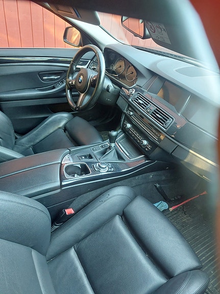 BMW 520d 2 of 6