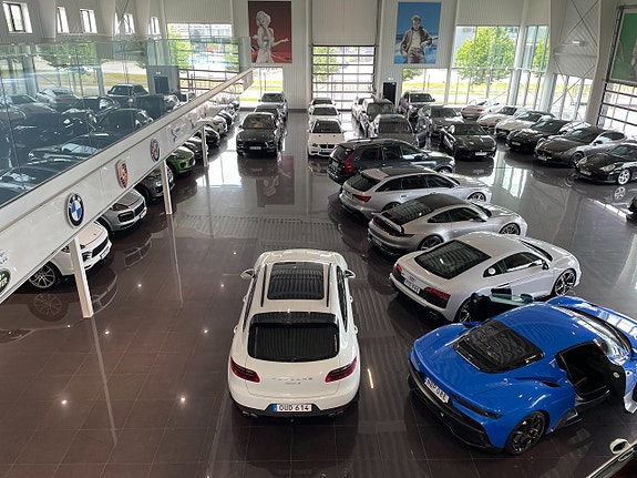 Porsche Macan S 4 of 15