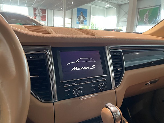 Porsche Macan S 11 of 15