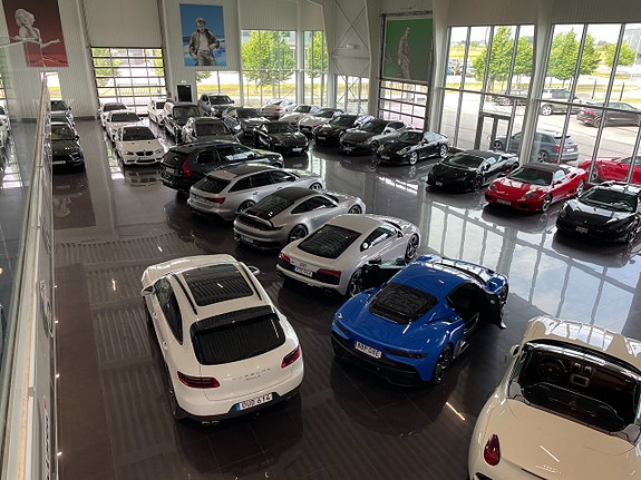 Porsche Macan S 3 of 15