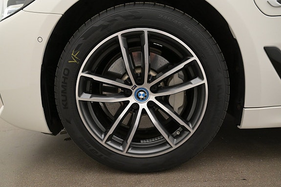 BMW 530e 27 of 27
