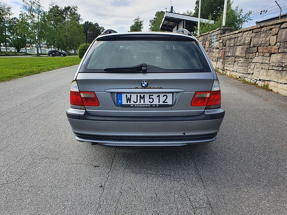 BMW 320d 3 of 5