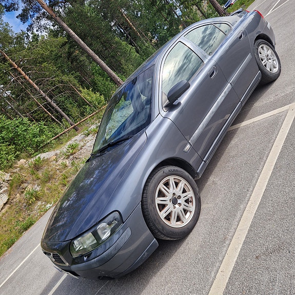 Volvo S60 3 of 5