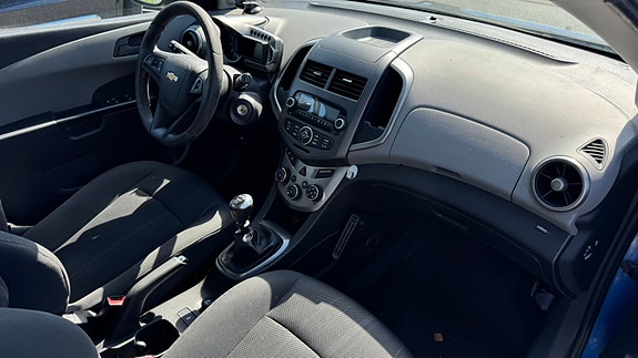 Chevrolet Aveo 11 of 12