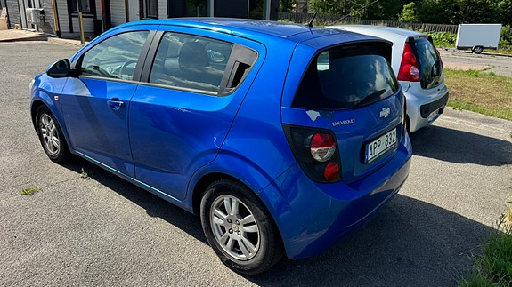 Chevrolet Aveo 9 of 12