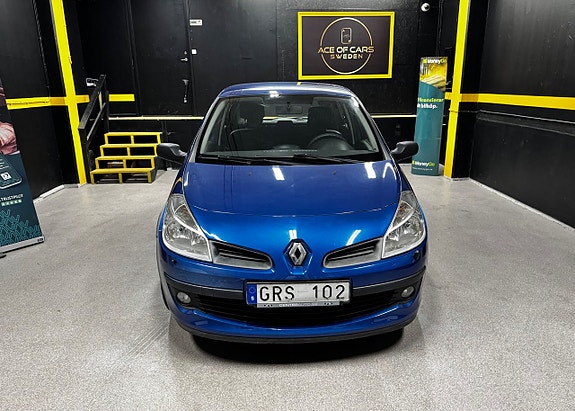 Renault Clio 2 of 5
