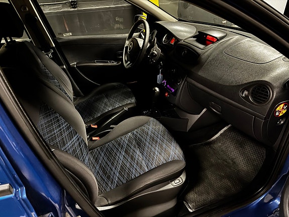 Renault Clio 8 of 13