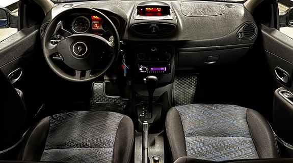 Renault Clio 9 of 13