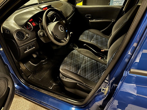 Renault Clio 7 of 13