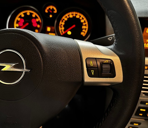 Opel Astra 12 of 18