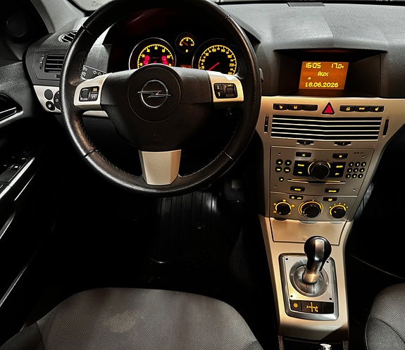 Opel Astra 13 of 18