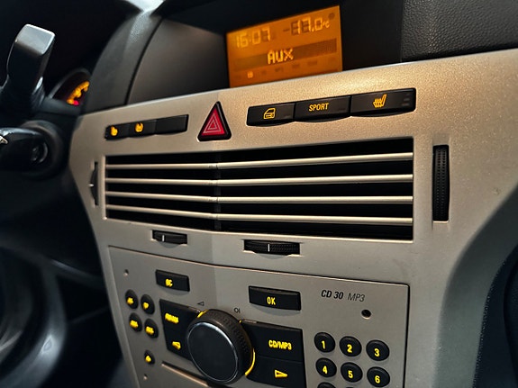 Opel Astra 15 of 18