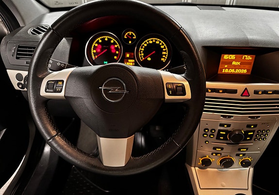 Opel Astra 14 of 18