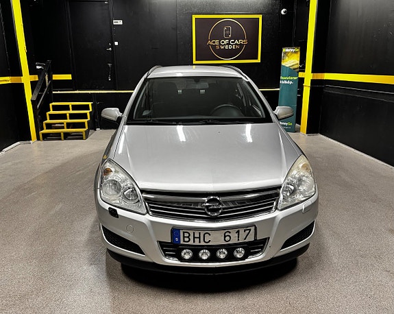 Opel Astra 2 of 5