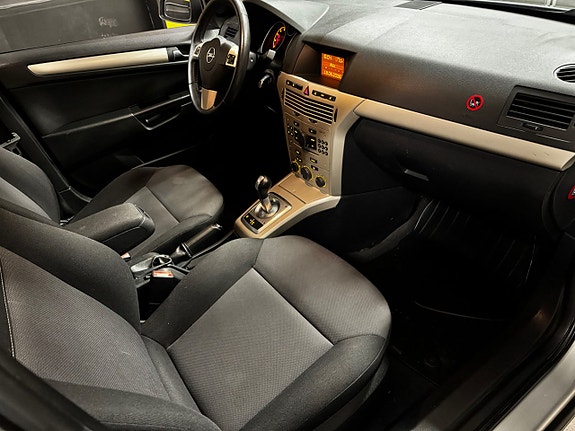 Opel Astra 9 of 18