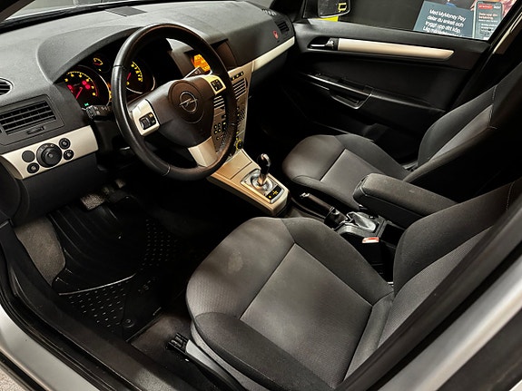 Opel Astra 8 of 18