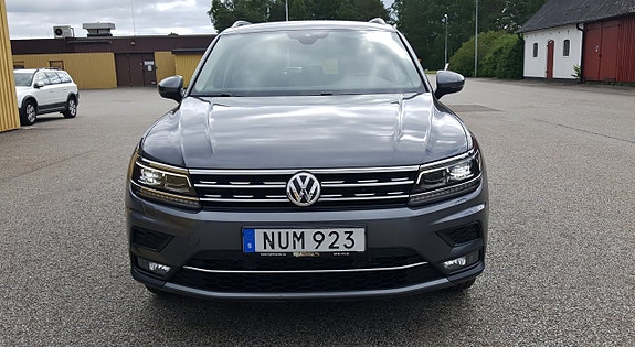 Volkswagen Tiguan 12 of 30