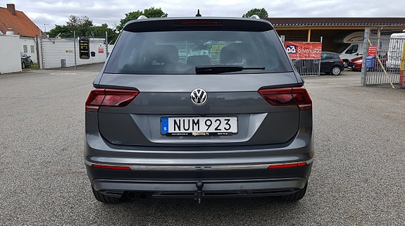 Volkswagen Tiguan 13 of 30