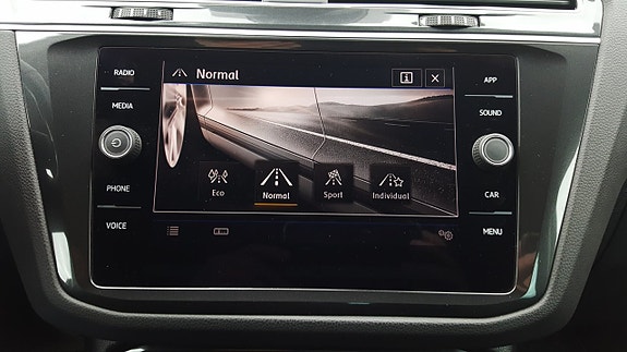 Volkswagen Tiguan 22 of 30